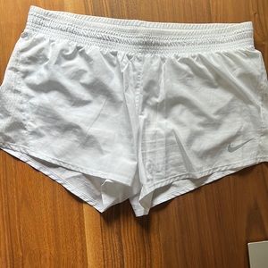 Nike Dri - Fit shorts - Size L